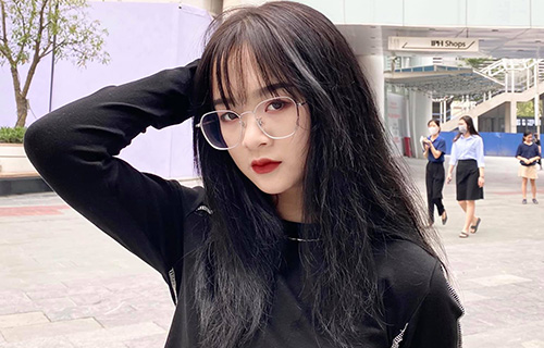 Khi gái xinh tập chơi bi-a